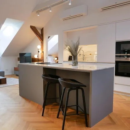 Laurinska 1 Apartment