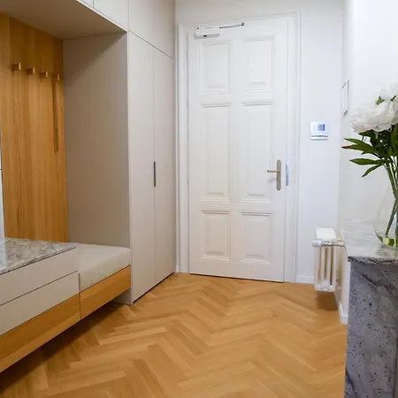Laurinska 1 Apartment *