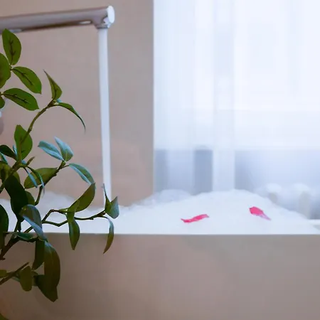 Laurinska 1 Apartman *