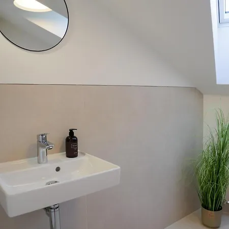 Laurinska 1 Apartman