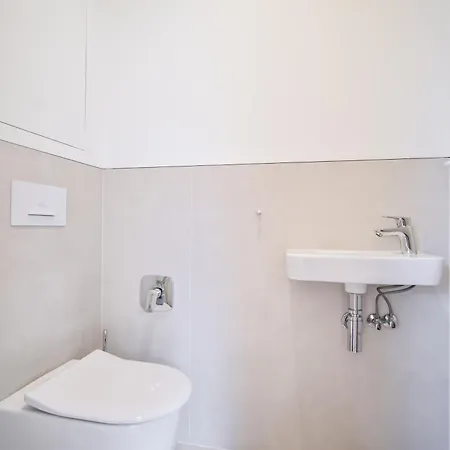 Laurinska 1 * Pozsony