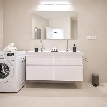 Laurinska 1 * Pozsony