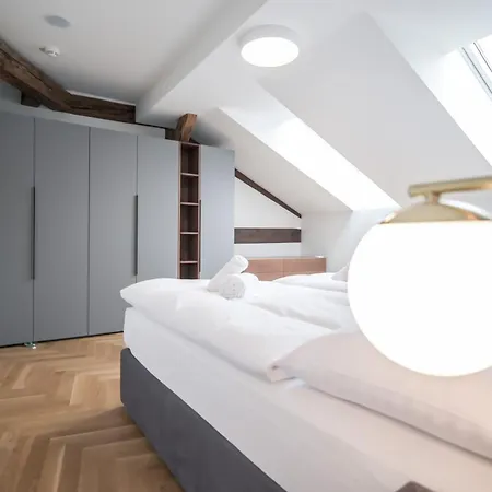 Laurinska 1 Apartman