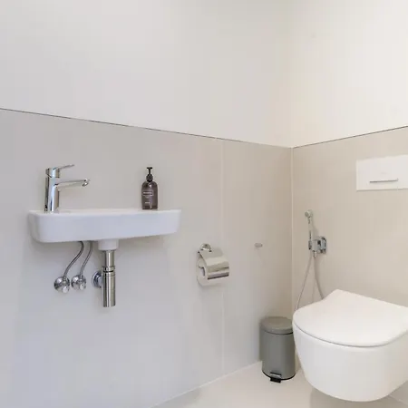 Laurinska 1 Apartman