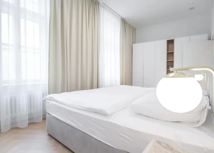 Apartment Laurinska 1 *