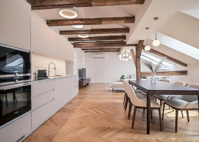 Apartment Laurinska 1 *