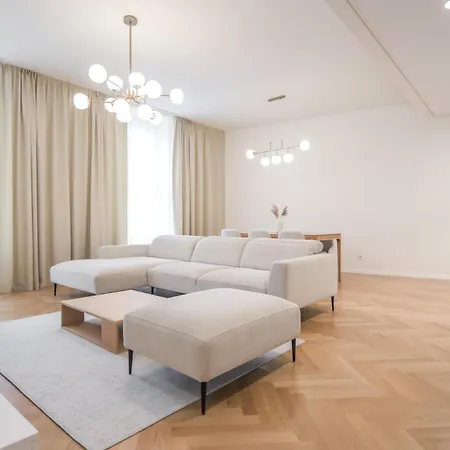 Apartment Laurinska 1 *