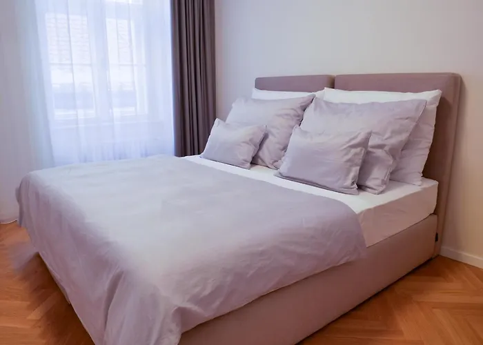 Laurinska 1 Apartment *